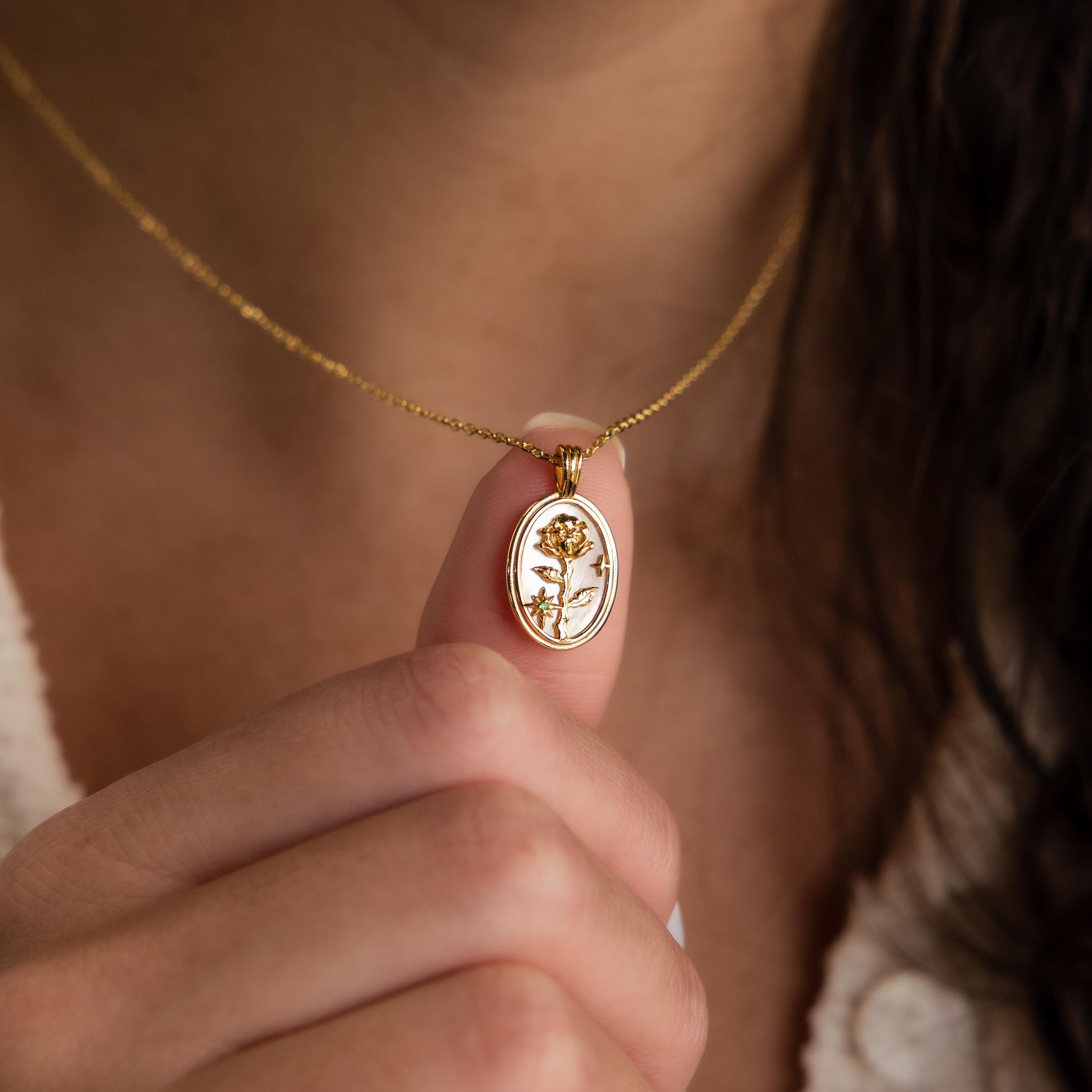 Birth Flower Necklace - Женское ожерелье с подвеской в виде