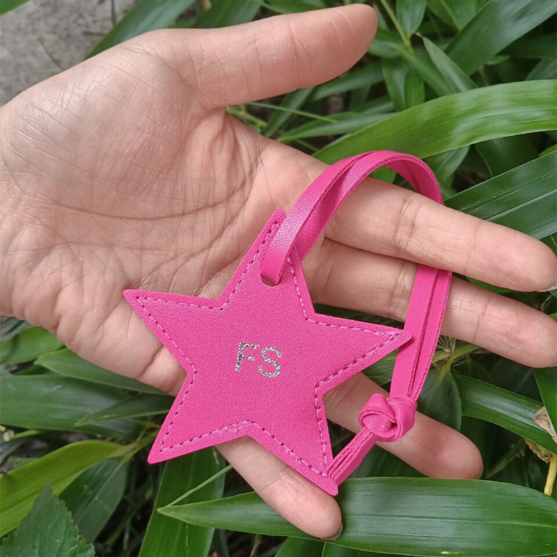 1 шт., бесплатные инициалы, пя – обзор и цена Monogram Keychain Leather